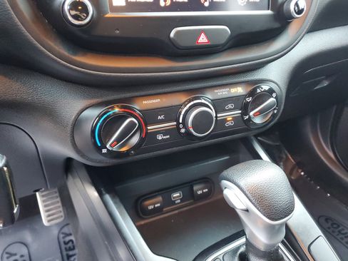 Certified 2023 Kia Soul LX w/ LX Technology Package image 16