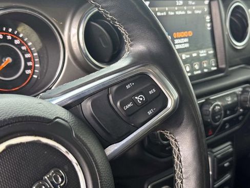 Used 2018 Jeep Wrangler Unlimited Sahara w/ Uconnect 4C Nav & Sound Group image 31