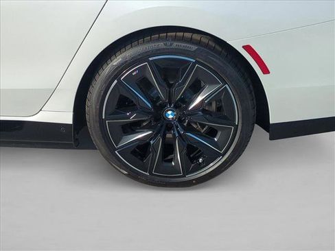 Used 2026 BMW i7 M70 AWD/4WD image 10