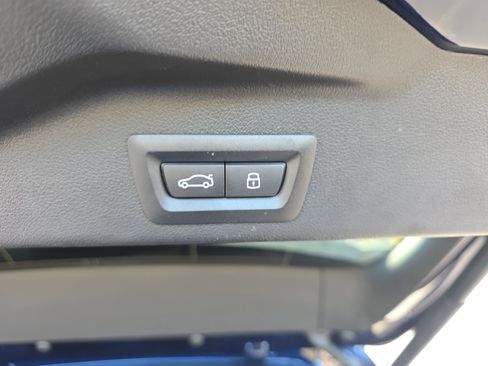 Used 2025 BMW X5 xDrive40i w/ Executive Package image 9