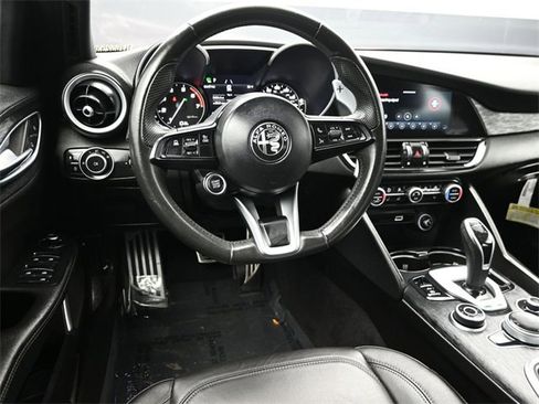 Used 2022 Alfa Romeo Giulia Sprint image 18