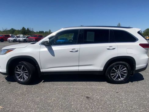 Used 2019 Toyota Highlander XLE AWD/4WD image 5