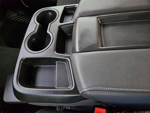 Used 2025 GMC Sierra 1500 Elevation image 26