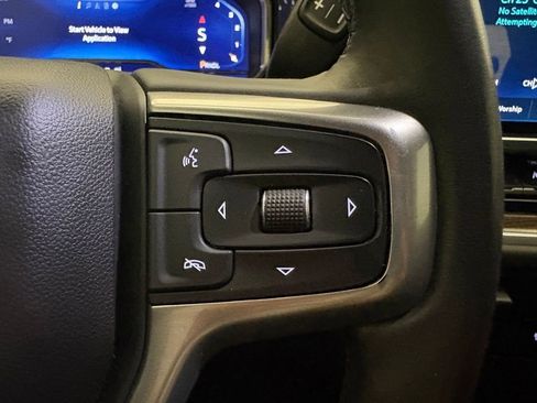 Used 2025 Chevrolet Silverado 1500 LT AWD/4WD image 4