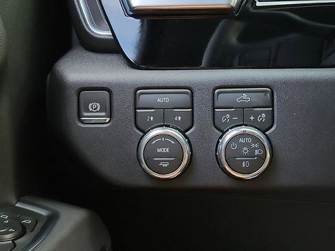 New 2026 GMC Sierra 1500 Elevation image 19