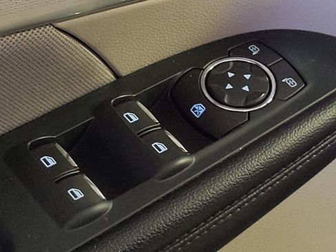 Used 2018 Ford Explorer FWD image 27