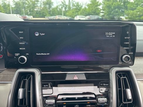 Used 2022 Kia Sorento S w/ Panoramic Sunroof Package AWD/4WD image 2