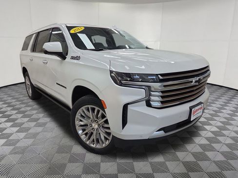 Certified 2023 Chevrolet Suburban High Country w/ Premium Package 2 AWD/4WD image 3