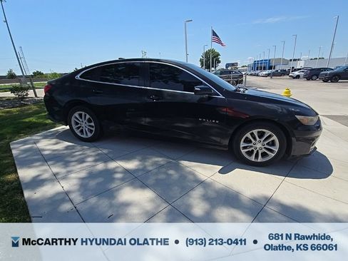 Used 2017 Chevrolet Malibu LT FWD image 11