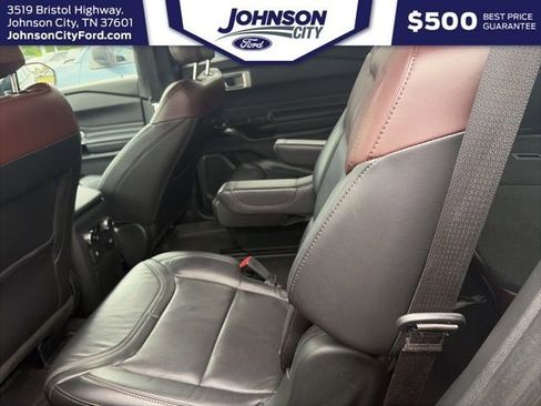 Used 2023 Ford Explorer Platinum w/ Technology Package AWD/4WD image 15