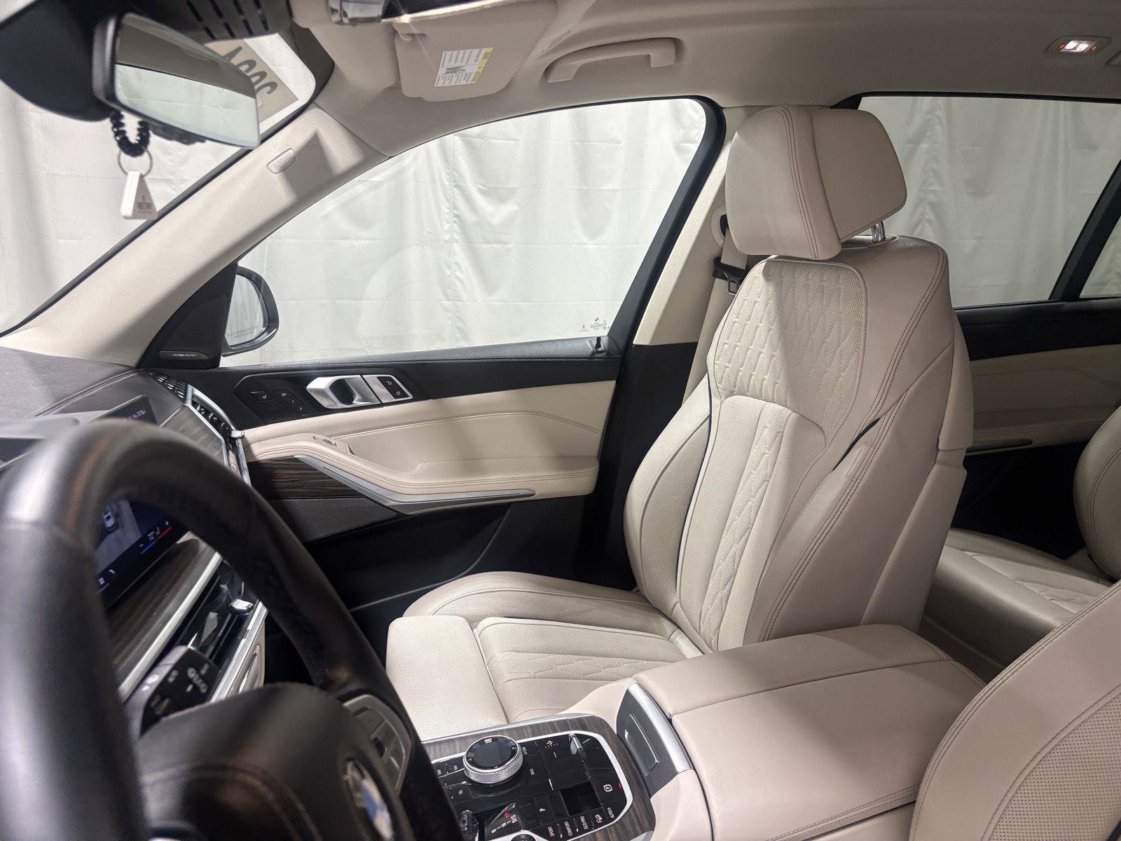Used 2024 BMW X7 xDrive40i w/ Executive Package AWD/4WD image 34