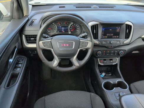 Used 2024 GMC Terrain SLE FWD image 30