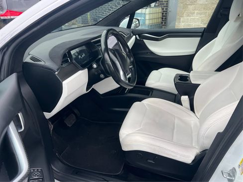 Used 2017 Tesla Model X 90D AWD/4WD image 10
