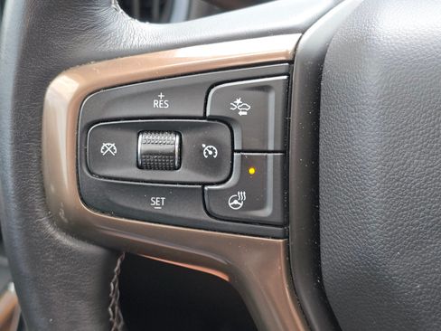 Used 2019 Chevrolet Silverado 1500 High Country w/ High Country Premium Package AWD/4WD image 18