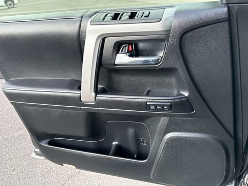 Used 2023 Toyota 4Runner Limited AWD/4WD image 13