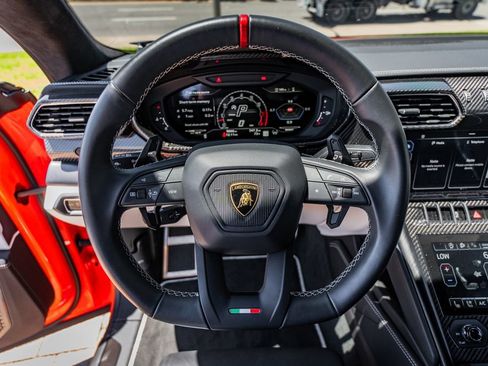 Used 2024 Lamborghini Urus S AWD/4WD image 24