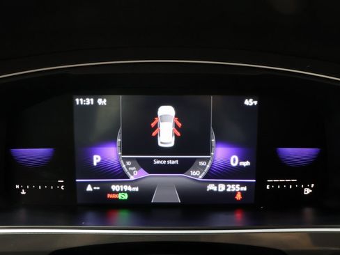 Used 2022 Volkswagen Tiguan SE R-Line image 12