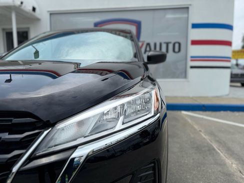 Used 2024 Nissan Kicks S FWD image 12