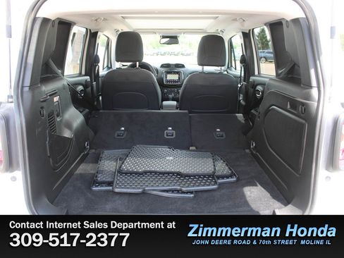 Used 2023 Jeep Renegade Limited w/ Sun/Sound Group AWD/4WD image 7