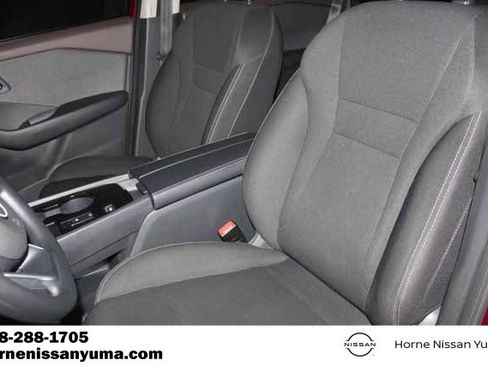 Used 2023 Nissan Rogue S image 4