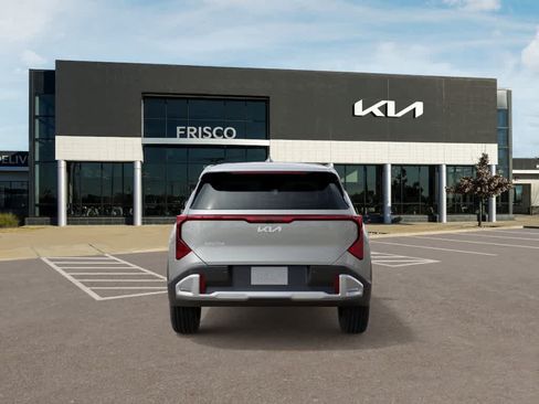 New 2027 Kia Seltos LX FWD image 5