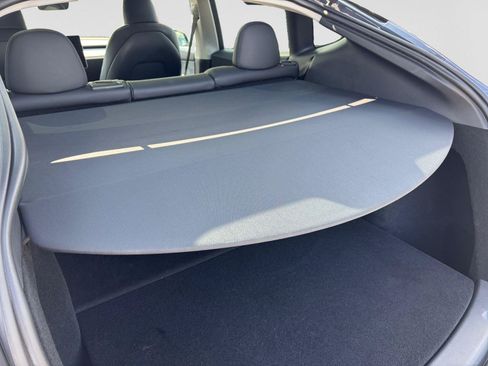 Used 2023 Tesla Model Y Long Range AWD/4WD image 42