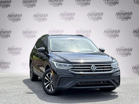Used 2024 Volkswagen Tiguan S FWD image 2