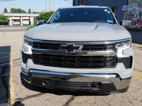 Used 2024 Chevrolet Silverado 1500 LT AWD/4WD image 2