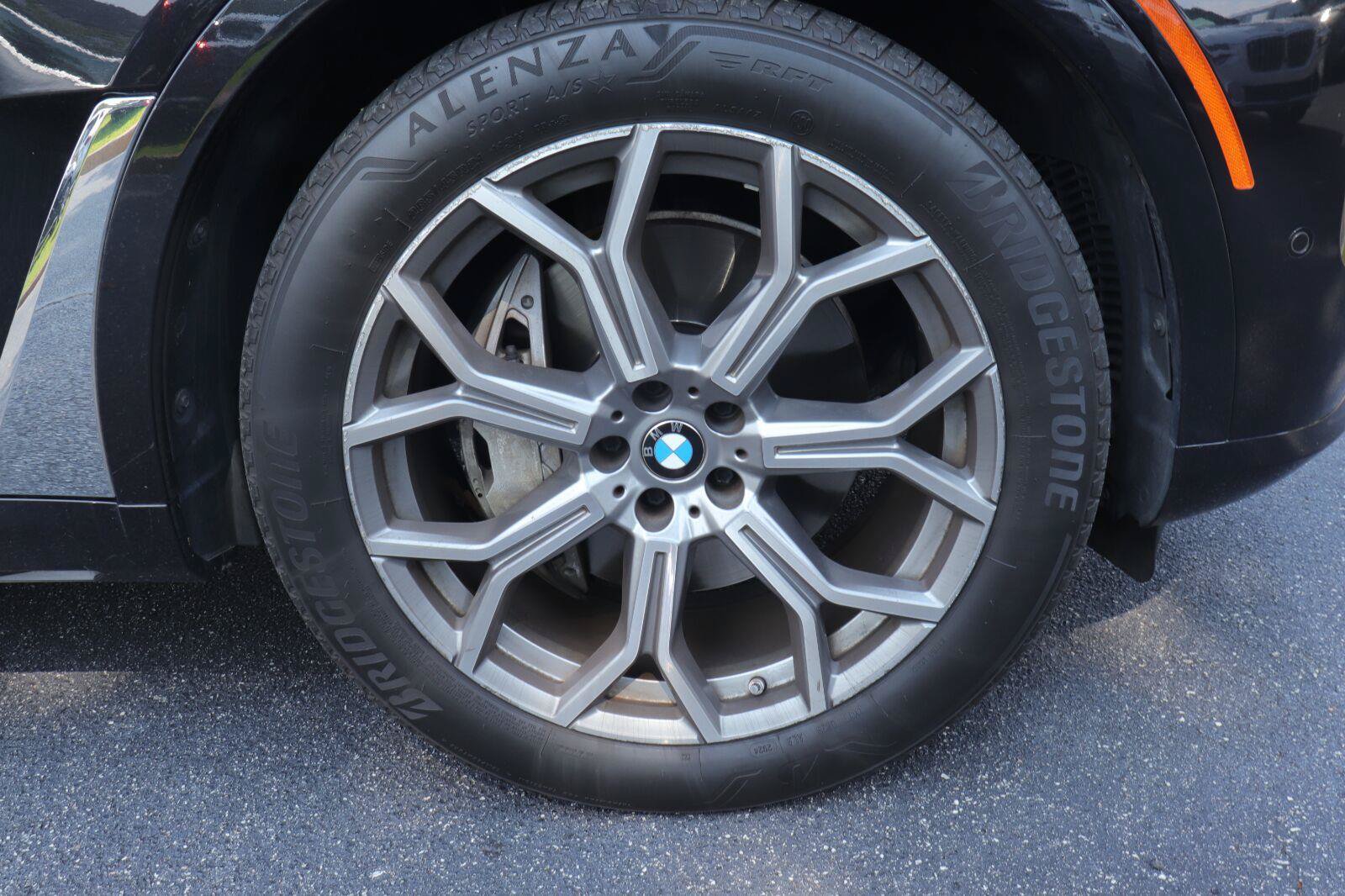 Used 2024 BMW X7 xDrive40i w/ Premium Package AWD/4WD image 27