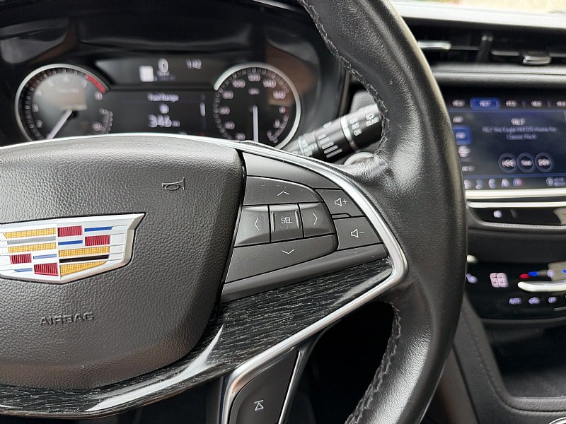 Used 2023 Cadillac XT5 Premium Luxury w/ LPO, Floor Liner Package AWD/4WD image 15