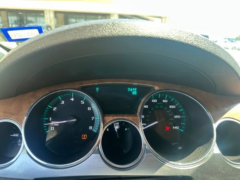 Used 2009 Buick Enclave CXL FWD image 9