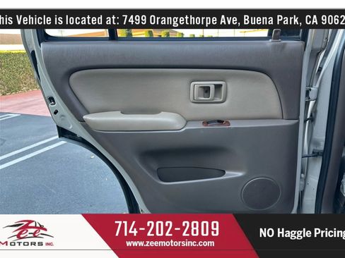 Used 2000 Toyota 4Runner Limited image 42