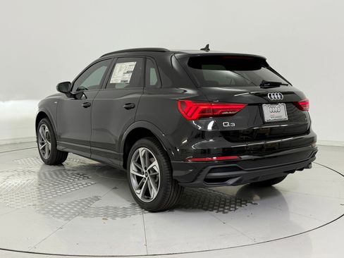 New 2025 Audi Q3 2.0T Premium image 3