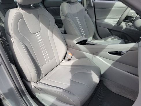 Certified 2025 Hyundai Elantra SEL image 16