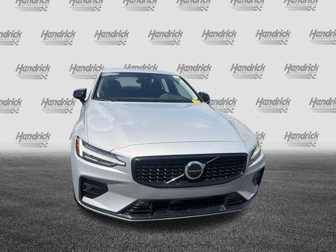 Used 2025 Volvo S60 B5 Core FWD image 5