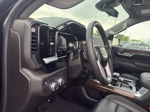 Used 2024 GMC Sierra 1500 Elevation w/ Elevation Premium Package AWD/4WD image 17