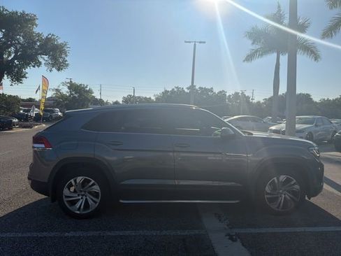 Used 2020 Volkswagen Atlas Cross Sport SE w/ Towing Package image 17