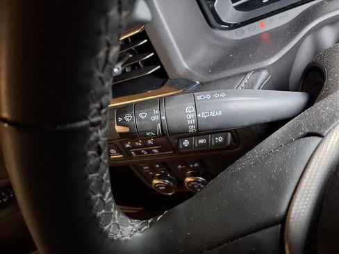 Used 2024 GMC Yukon Denali image 7