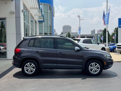 Used 2016 Volkswagen Tiguan S AWD/4WD image 2