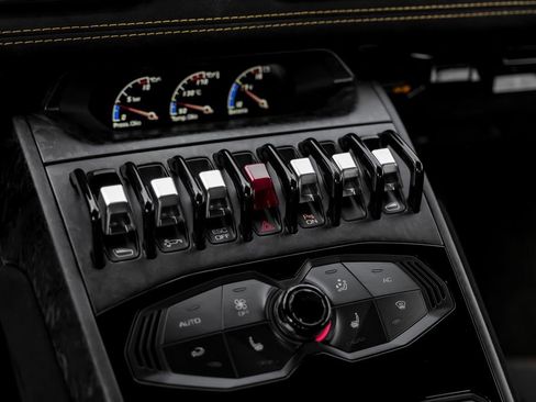 Used 2018 Lamborghini Huracan Performante image 27