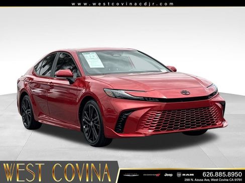 Used 2025 Toyota Camry XSE FWD image 2