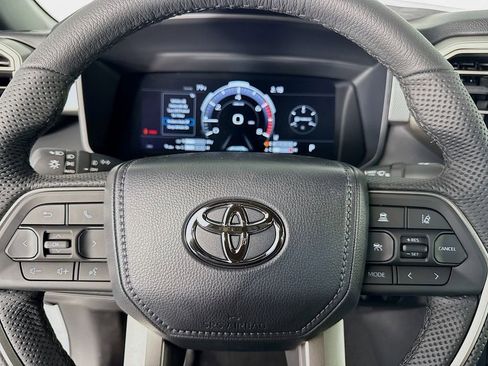 Used 2026 Toyota Tundra Limited AWD/4WD image 16