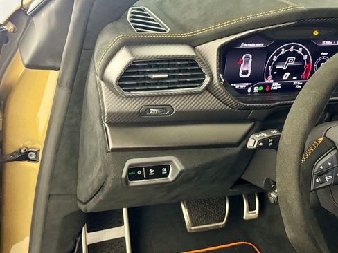 Used 2024 Lamborghini Urus Performante image 10