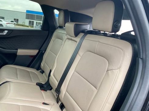Used 2020 Ford Escape Titanium image 18