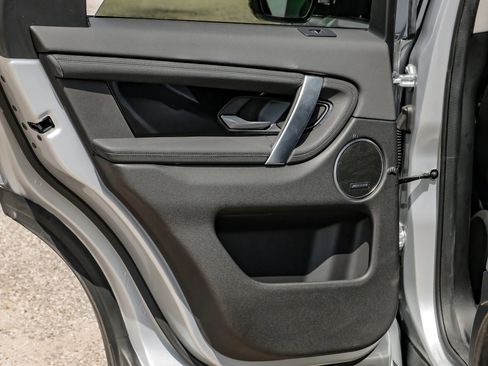 Used 2020 Land Rover Discovery Sport SE image 48