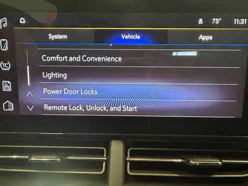 Used 2025 Chevrolet Trax LT w/ LT Convenience Package FWD image 35