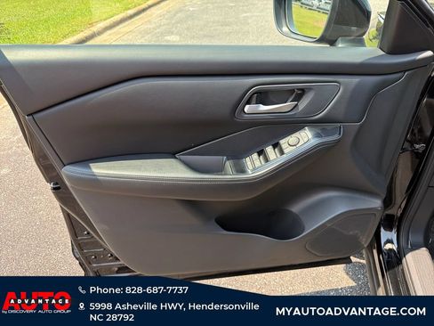 Used 2025 Nissan Rogue SV AWD/4WD image 7