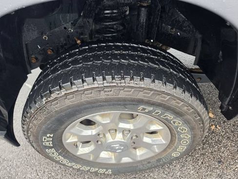 Used 2024 RAM 2500 Laramie AWD/4WD image 10