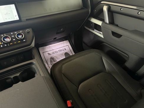 Used 2022 Land Rover Defender 110 X-Dynamic SE image 27