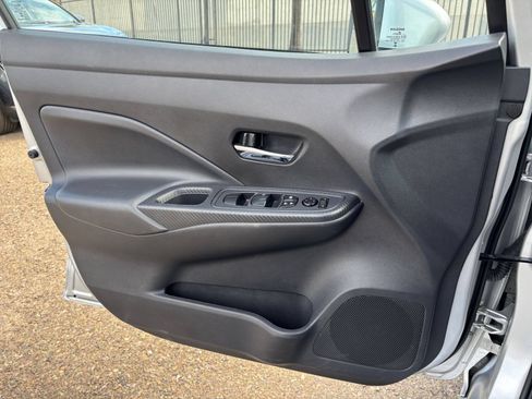 Used 2025 Nissan Versa SV FWD image 18